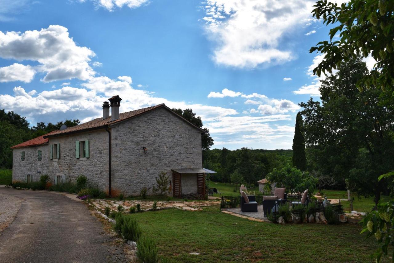 Cottage Al Merlo Olivo Buje Exteriör bild